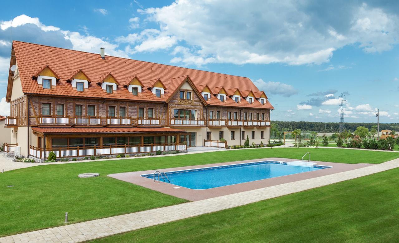 Malvazia Hotell Prievaly Exteriör bild