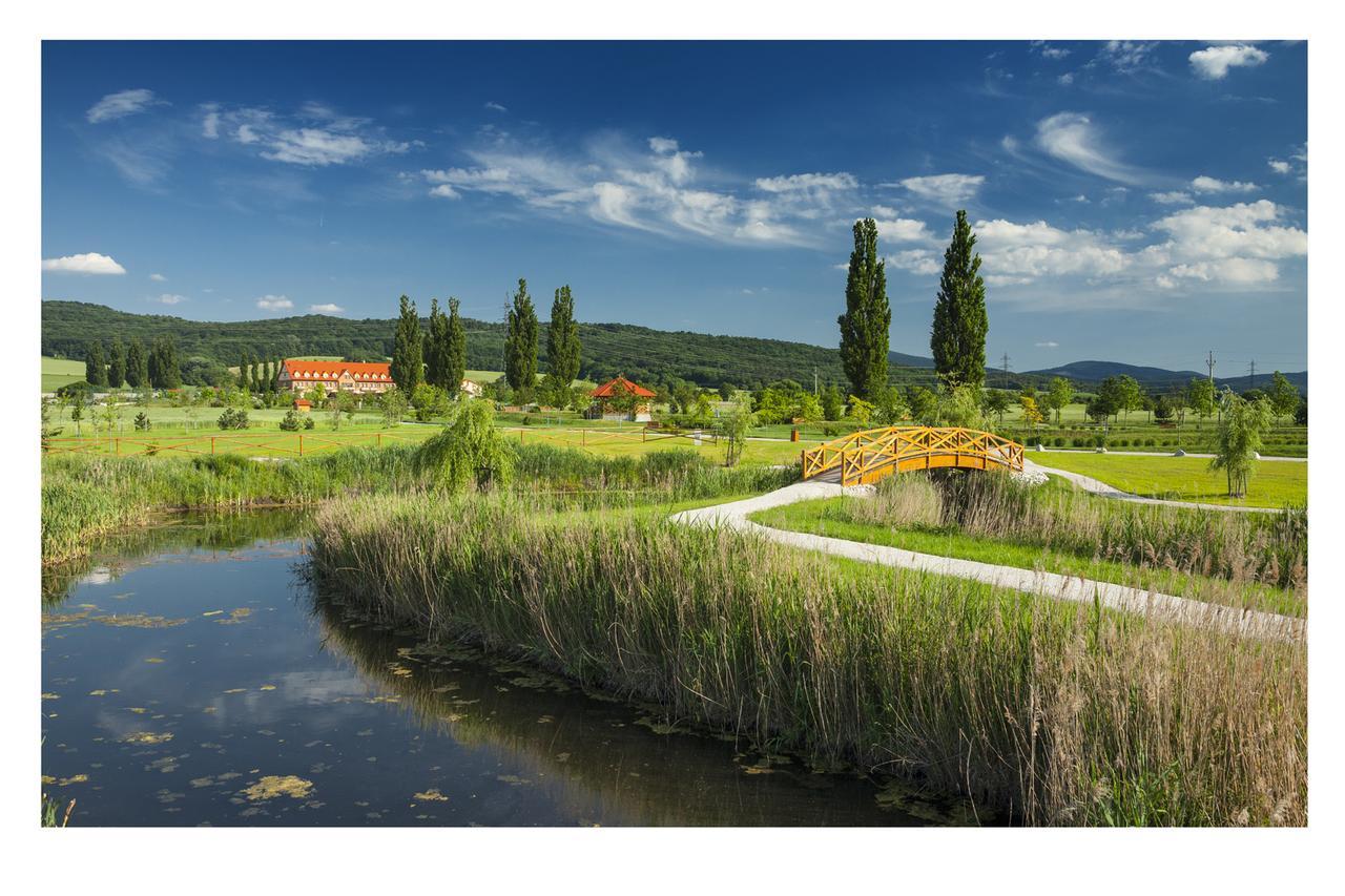 Malvazia Hotell Prievaly Exteriör bild